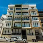 Lovely 1 Bedroom Apartment, 3 Blocks To Mamitas, Roof Pool Views, Bbq