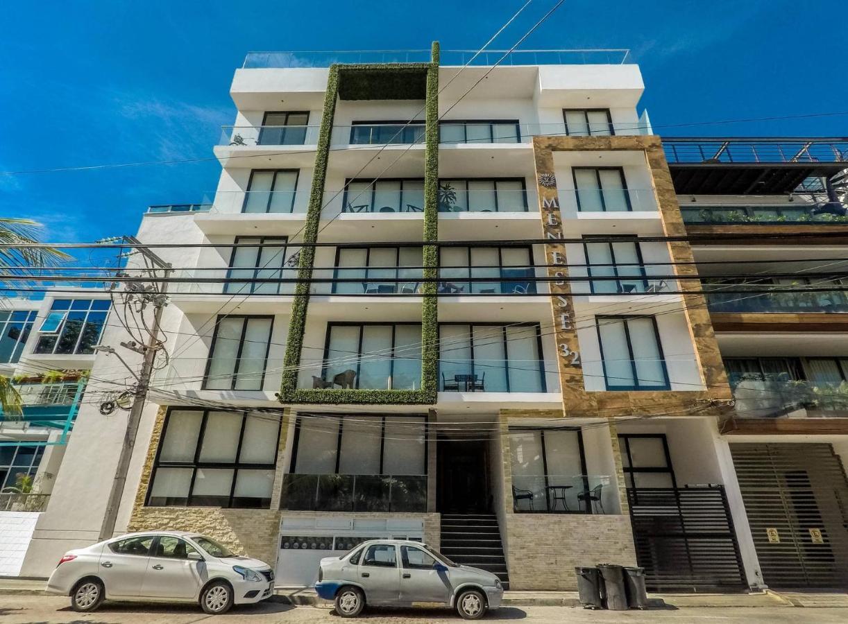 Lovely 1 Bedroom Apartment, 3 Blocks To Mamitas, Roof Pool Views, Bbq * Playa del Carmen